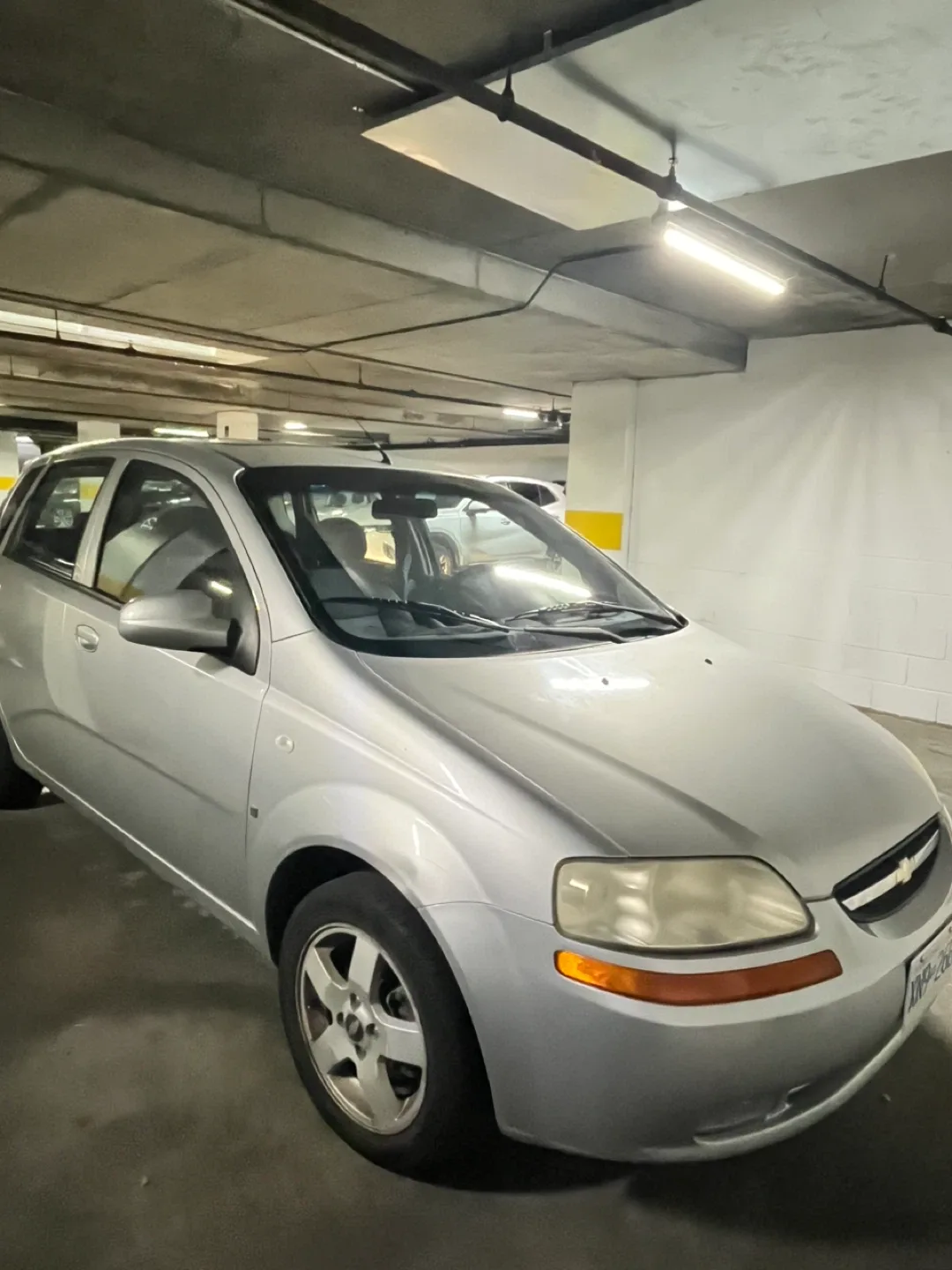 Silver Chevrolet Aveo Hatchback image indicator(2)