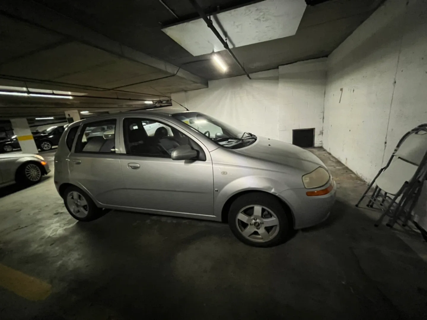 Silver Chevrolet Aveo Hatchback image indicator(3)