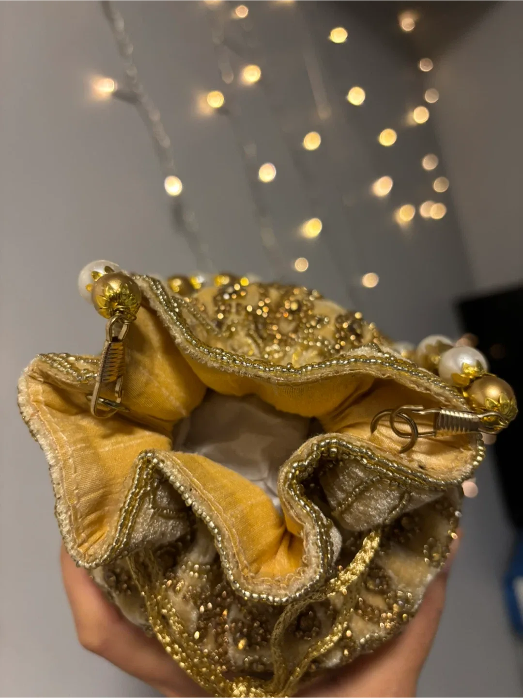 Gold Embellished Potli Bag image indicator(3)