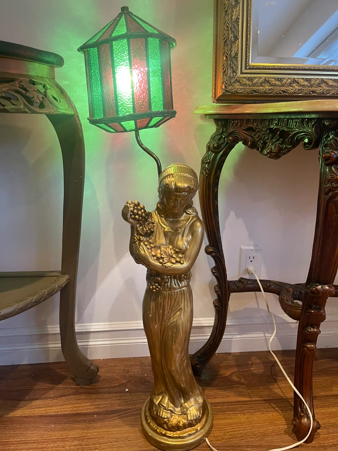 Vintage Gold Statue Table Lamp