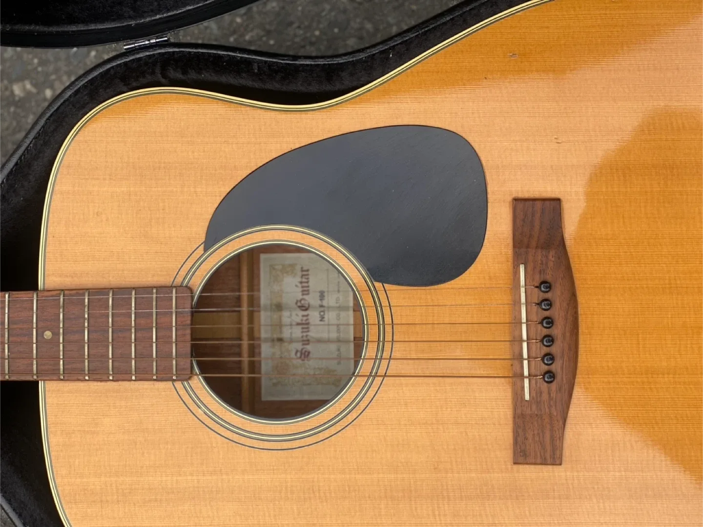 Acoustic Guitars: Suzuki, Harmony, Seagull image indicator(4)