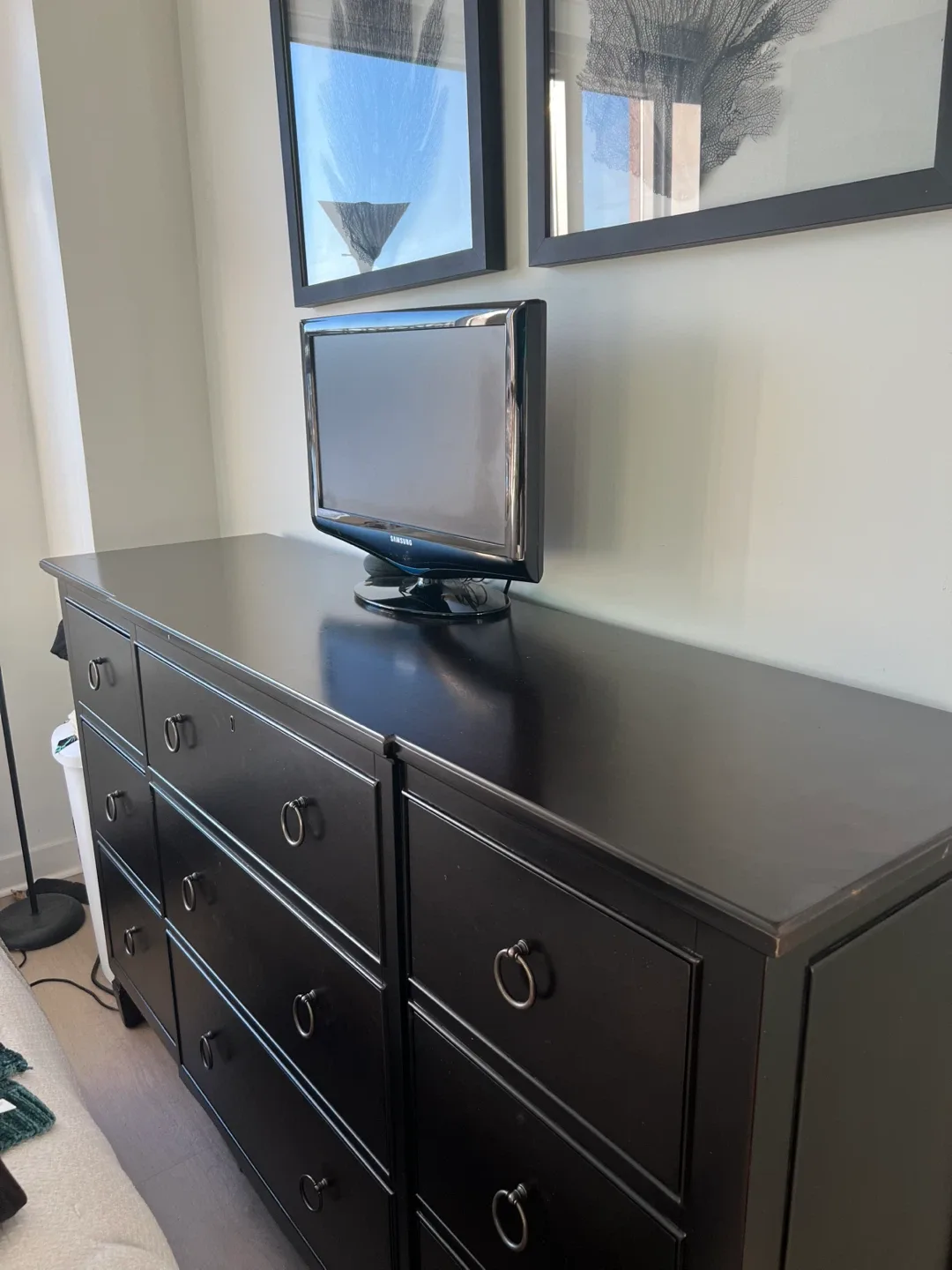 Universal Furniture Summer Hill 9 Drawer Dresser image indicator(3)