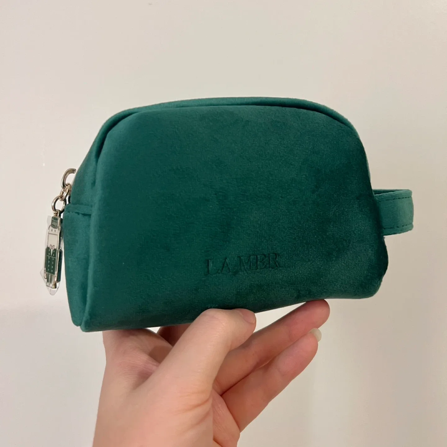 New La Mer Green Velvet Cosmetic / Makeup Bag image indicator(2)