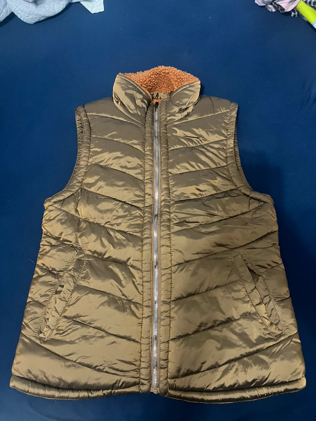 Women’s Hooded Puffer Vest - size M