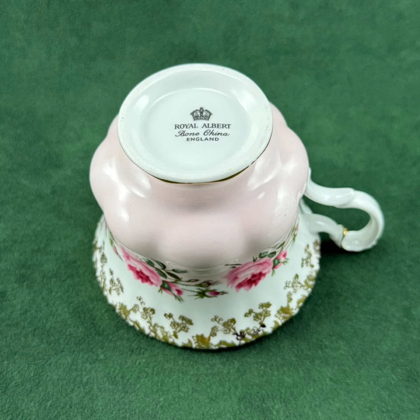 Royal Albert Bridesmaid orphan teacup image indicator(3)