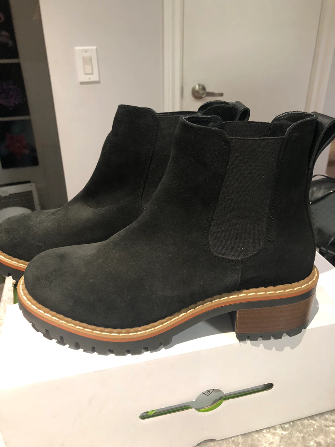 Bertuchi Black Suede Boots - Size 7.5