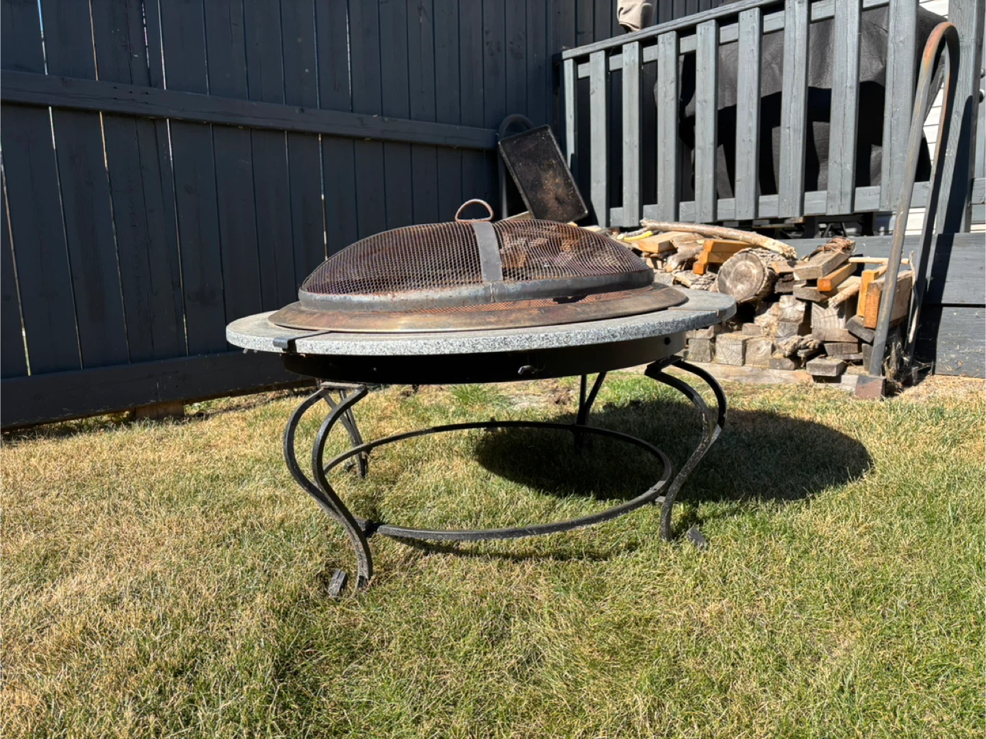 Outdoor Fire Pit with Spark Screen - photo 2
