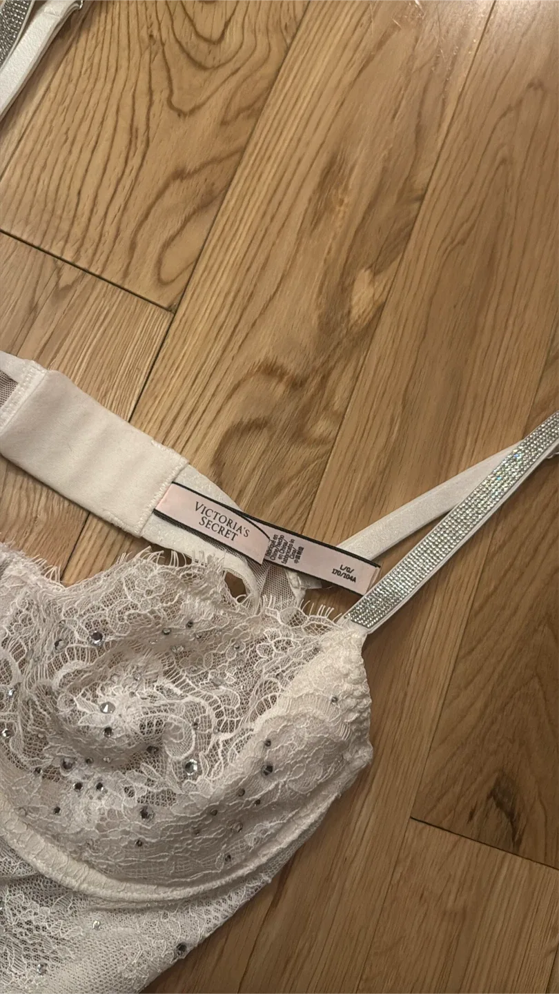 Victoria's Secret White Lace diamond Bodysuit image indicator(3)