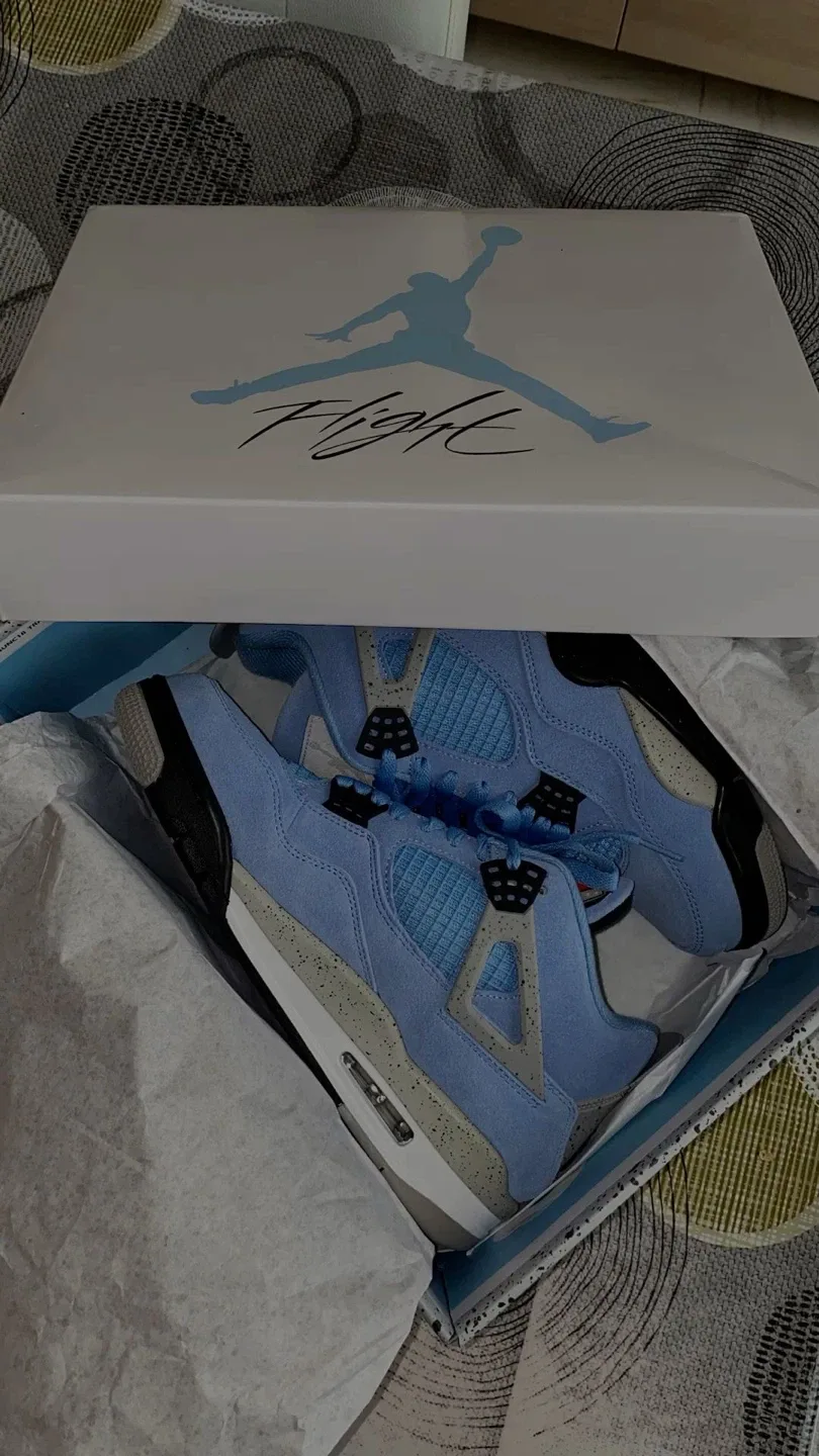 Air Jordan 4 Retro - Assorted Colours thumbnail