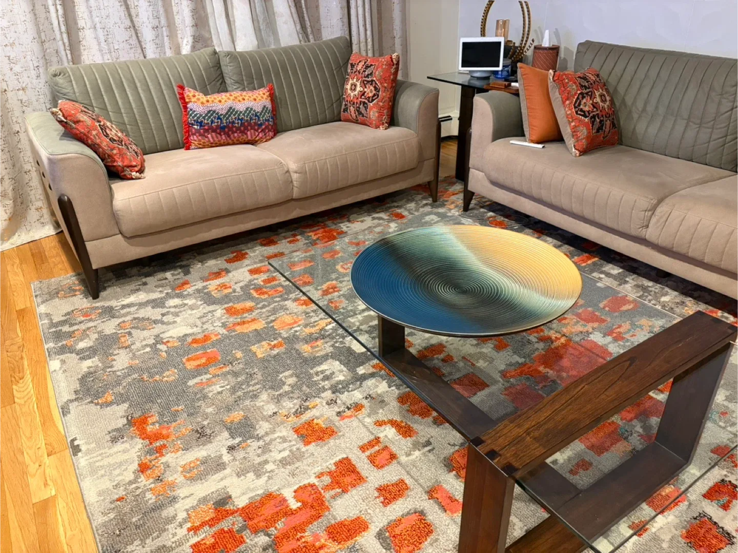 Living Room Set: Sofas, Rug, Coffee Table, End Table image indicator(7)