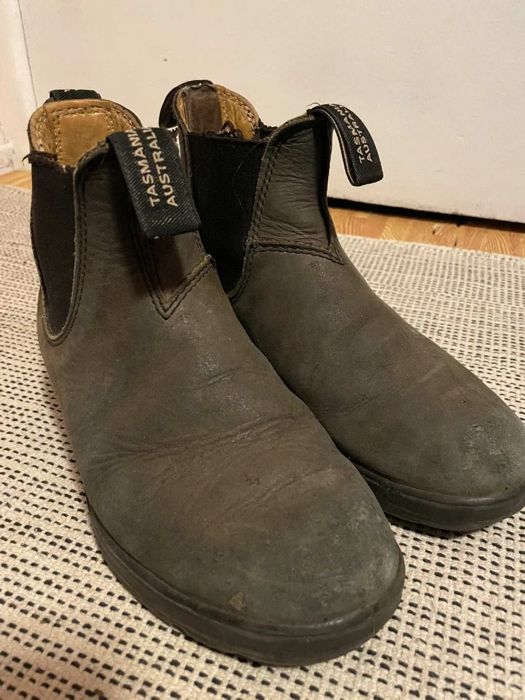 Blundstone Boots - Size 3 (W6) image indicator(6)