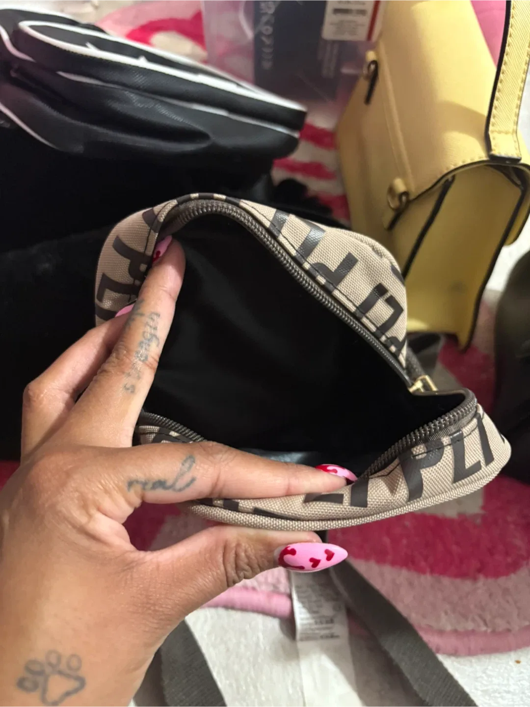 PLT Crossbody Bag image indicator(4)