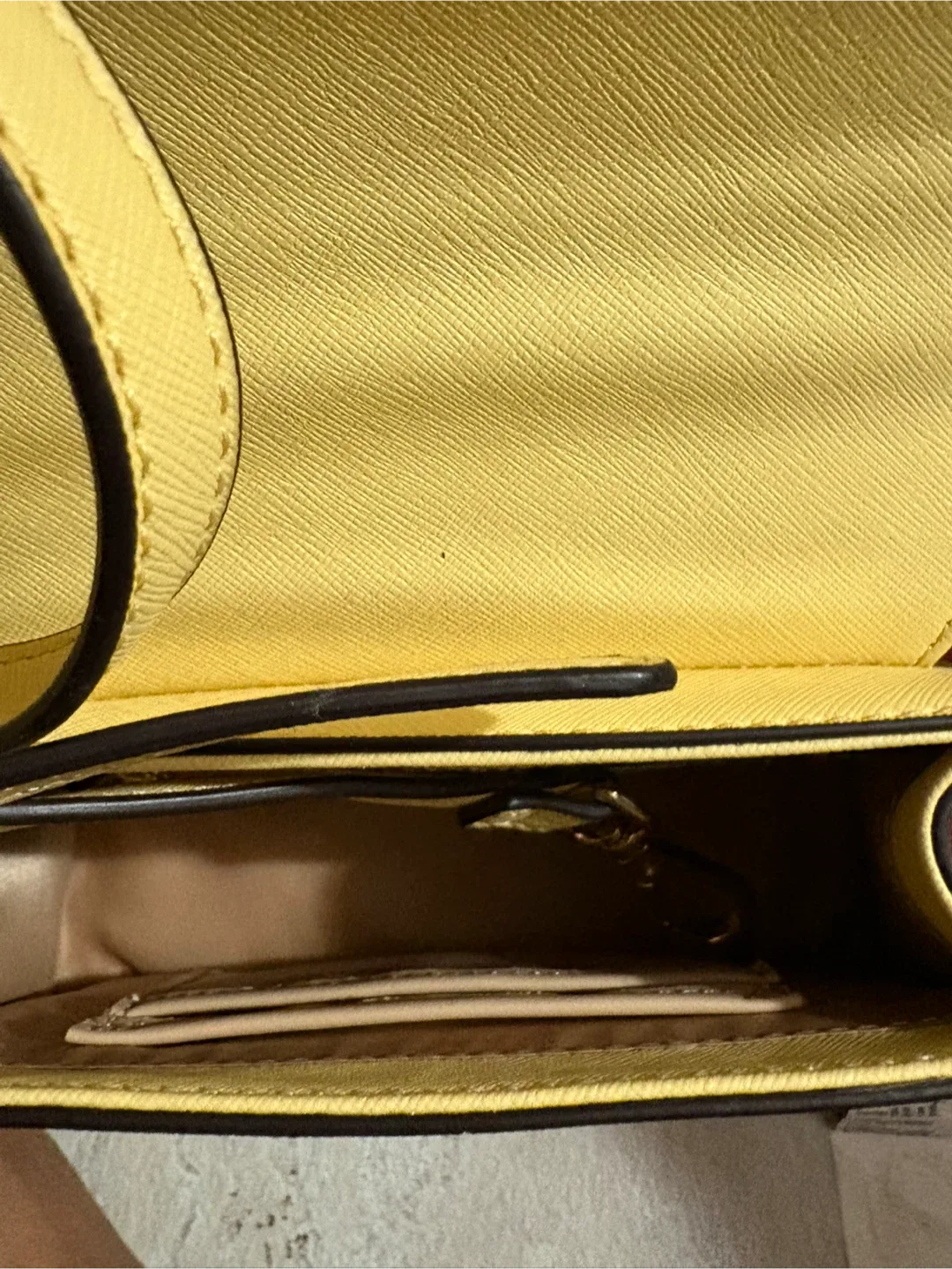 Guess Los Angeles Yellow Handbag image indicator(5)