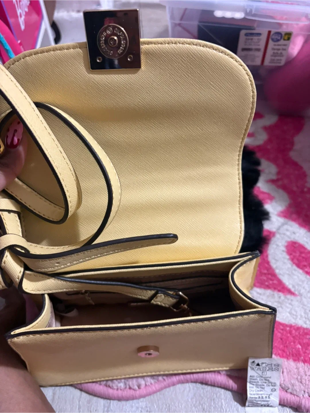 Guess Los Angeles Yellow Handbag image indicator(7)