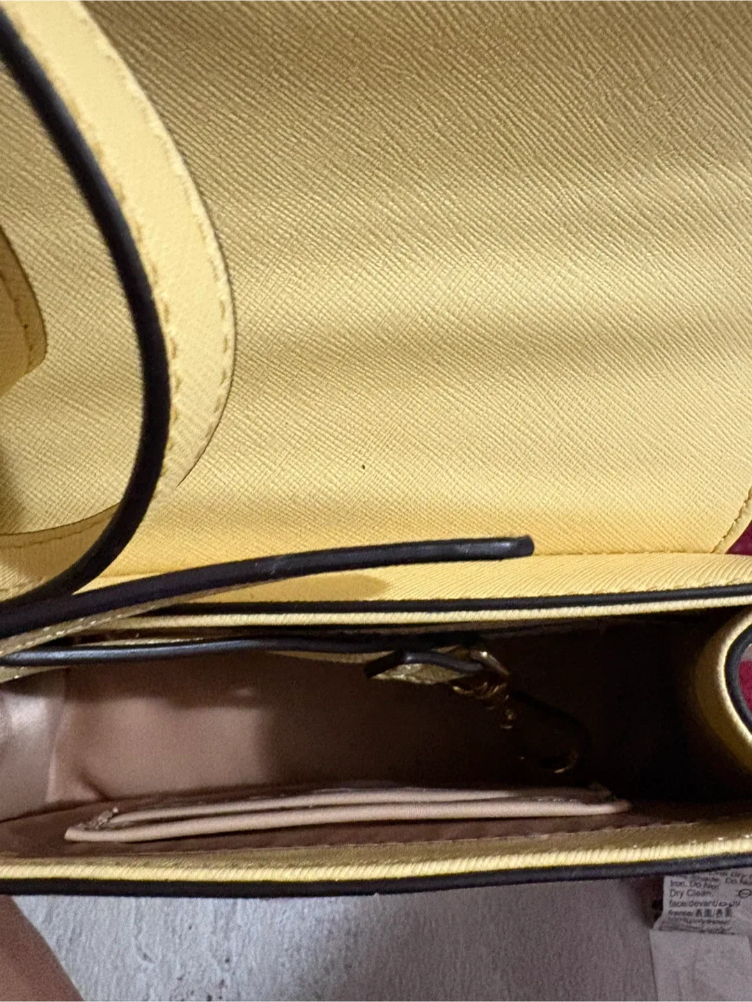 Guess Los Angeles Yellow Handbag image indicator(8)