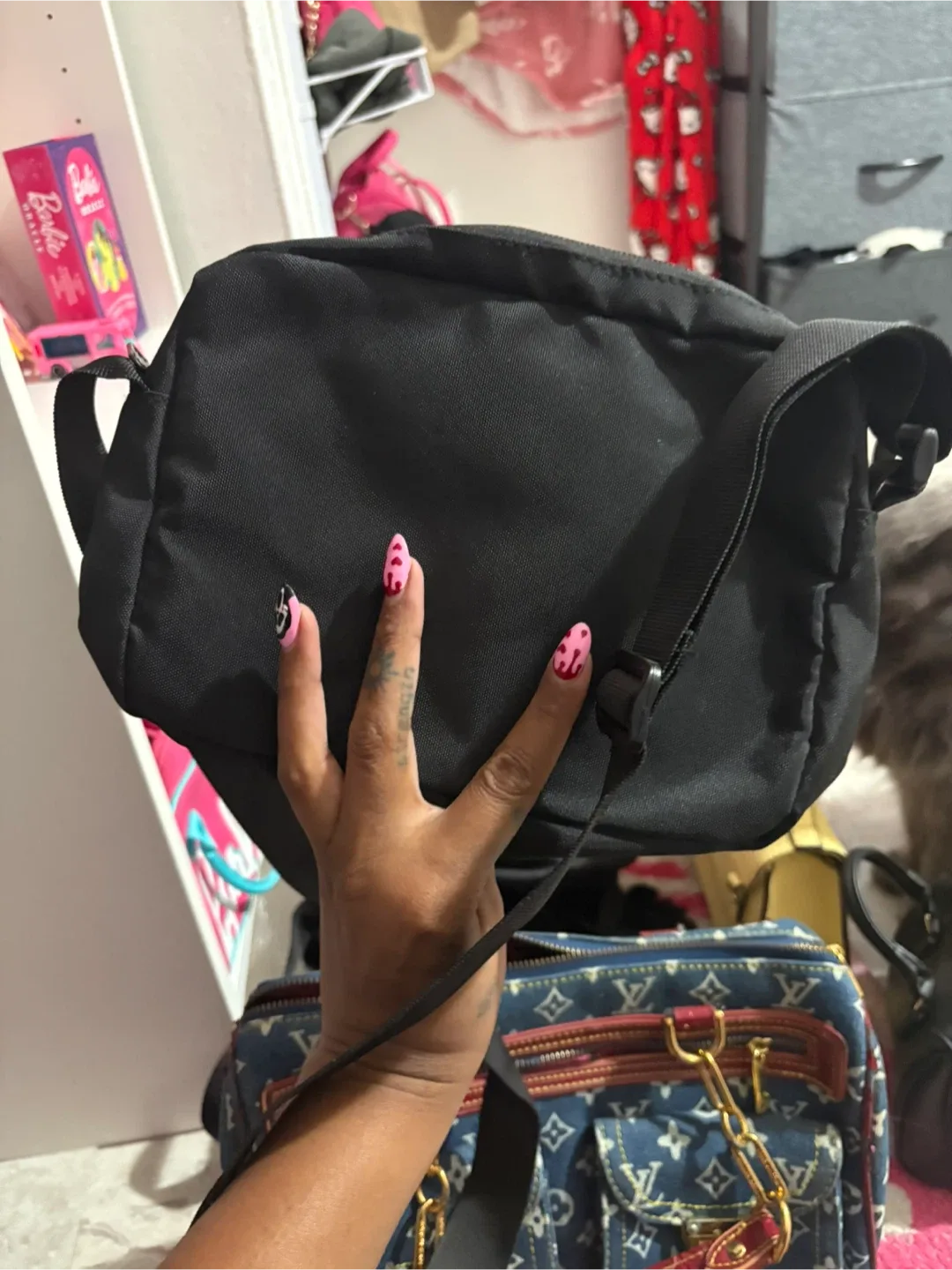 Black Crossbody Bag image indicator(3)