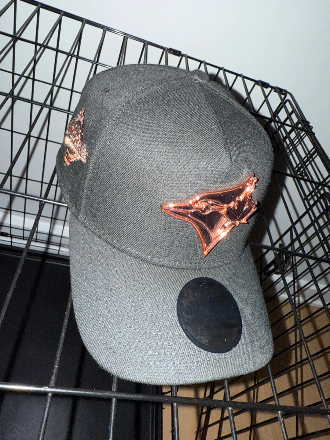New Era 9FORTY Rose Gold Jays Hat - OSFM image indicator(2)