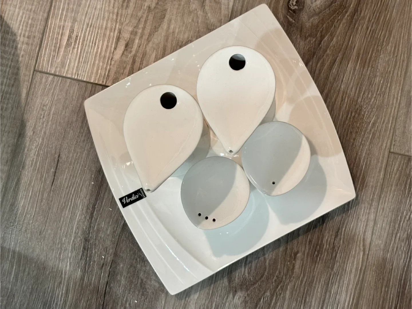 NEW Verdice Design White Condiment Set image indicator(2)