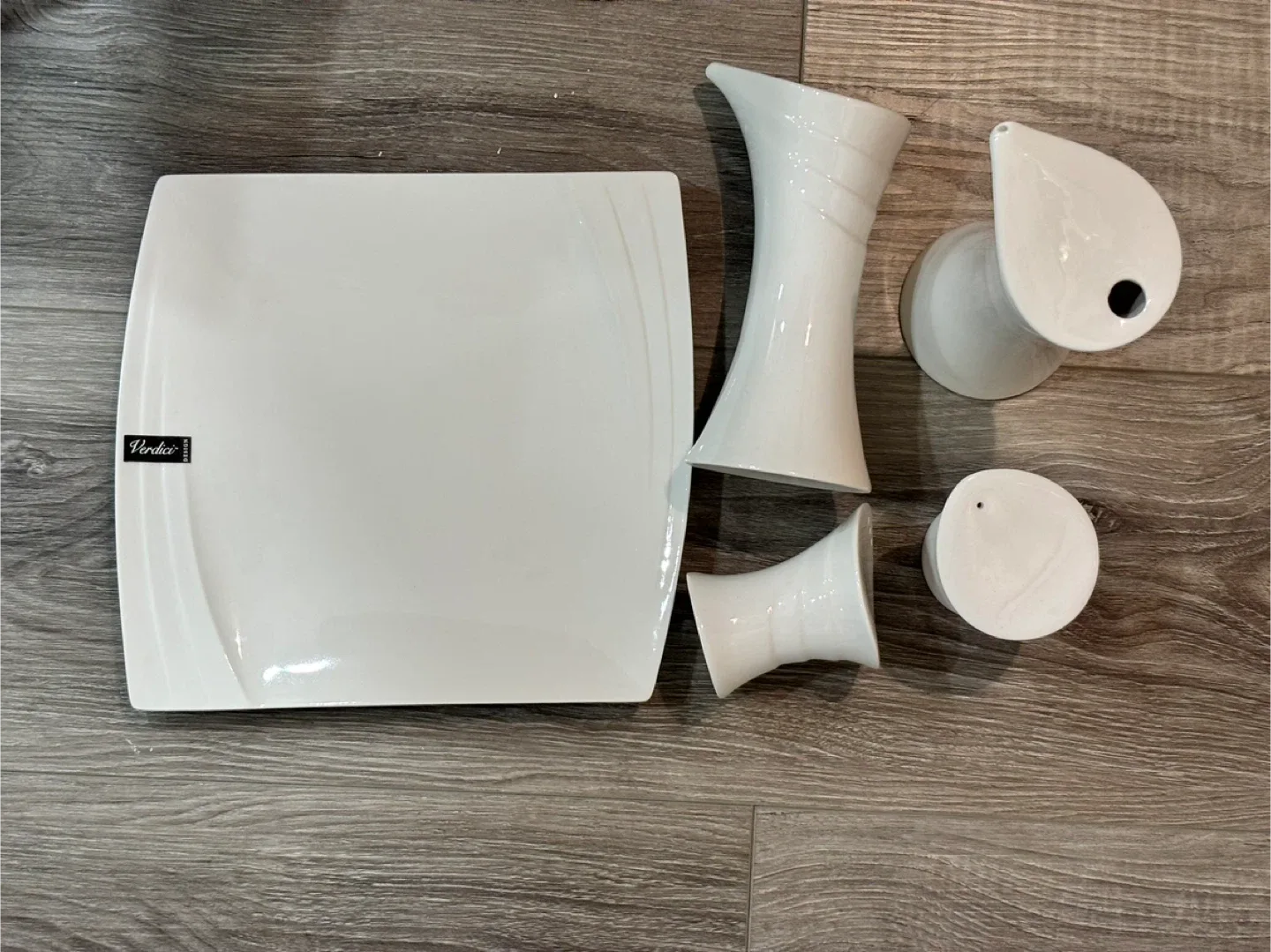 NEW Verdice Design White Condiment Set image indicator(3)