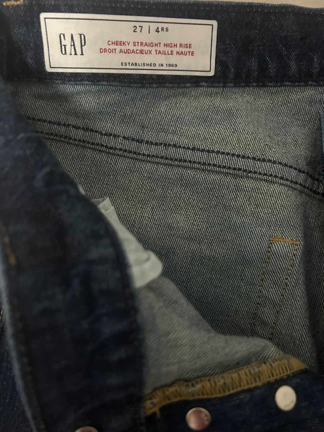 GAP Cheeky Straight High Rise Jeans - Size 27 image indicator(3)