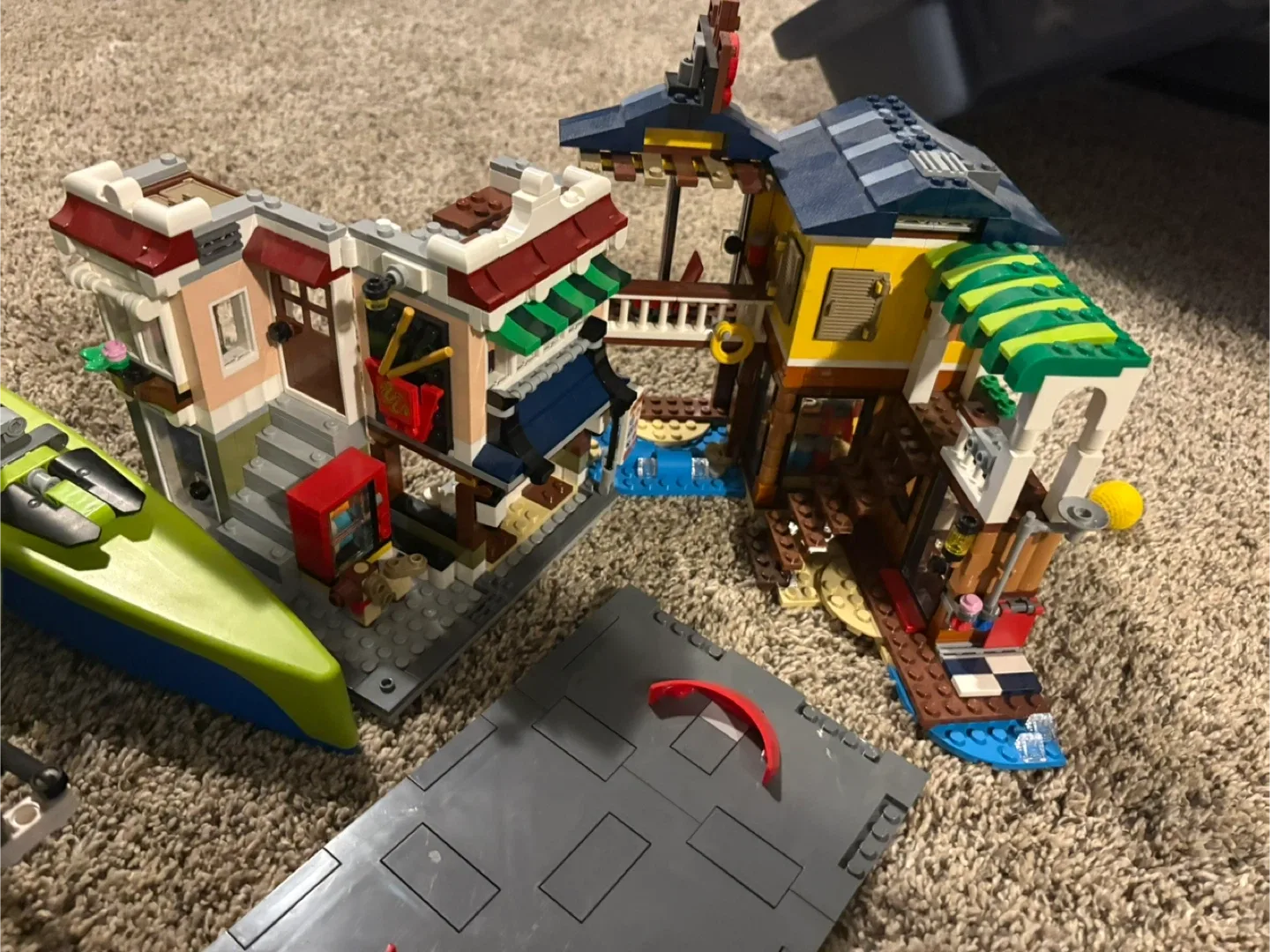 Lego Set - Various Unsorted Pieces and Structures image indicator(3)