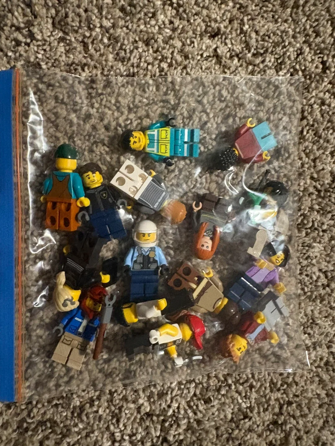 Lego Set - Various Unsorted Pieces and Structures image indicator(5)