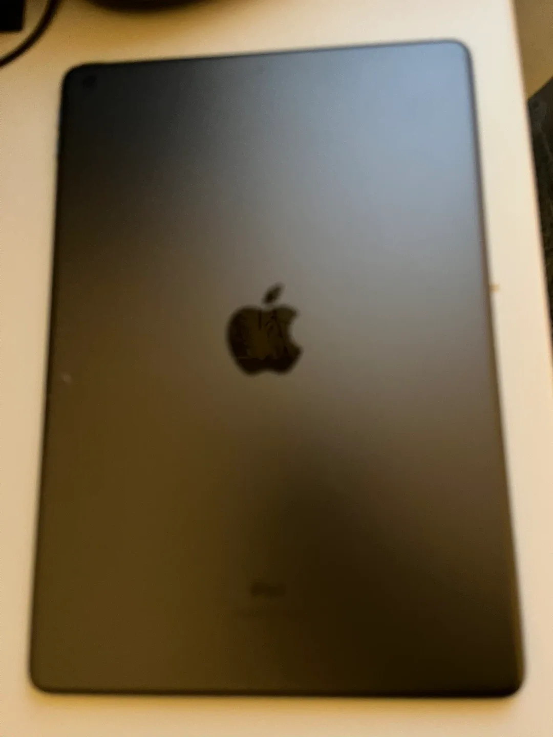 Apple iPad 9th Gen 64GB Space Gray - Like New image indicator(2)