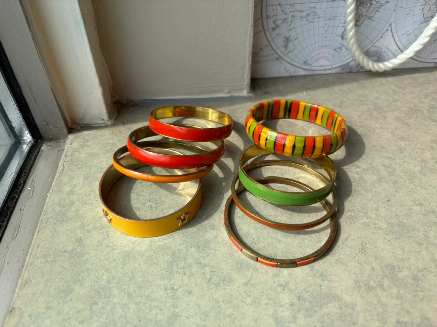 20 plus Assorted Vintage Bracelets & Necklaces image indicator(5)