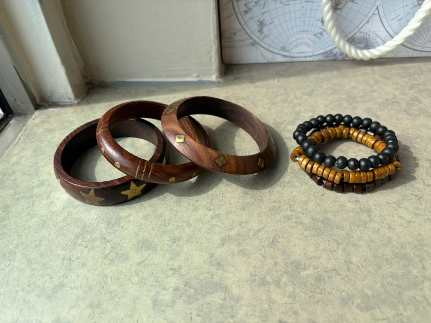 20 plus Assorted Vintage Bracelets & Necklaces image indicator(2)