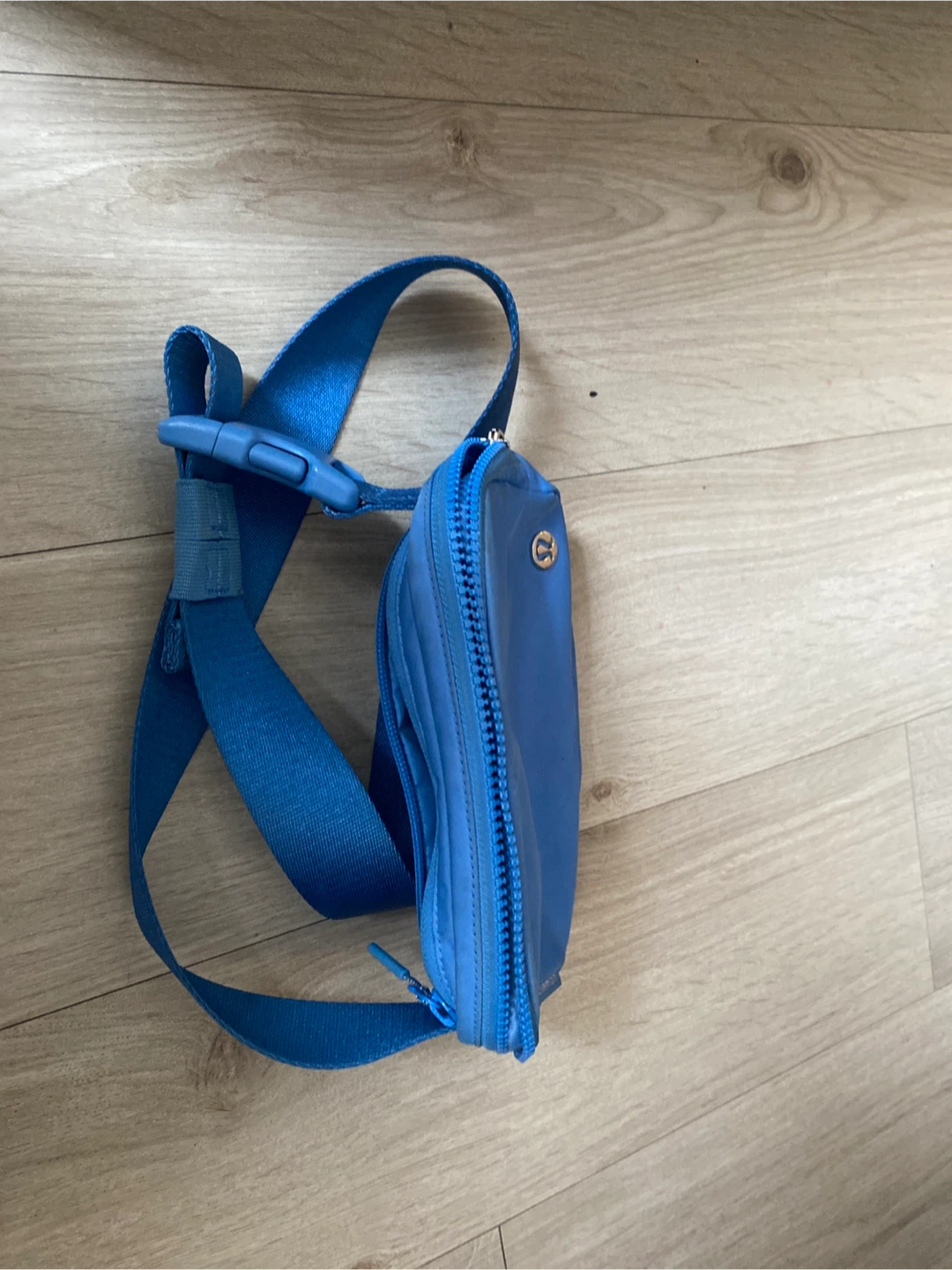 Lululemon Blue Belt Bag - photo 3