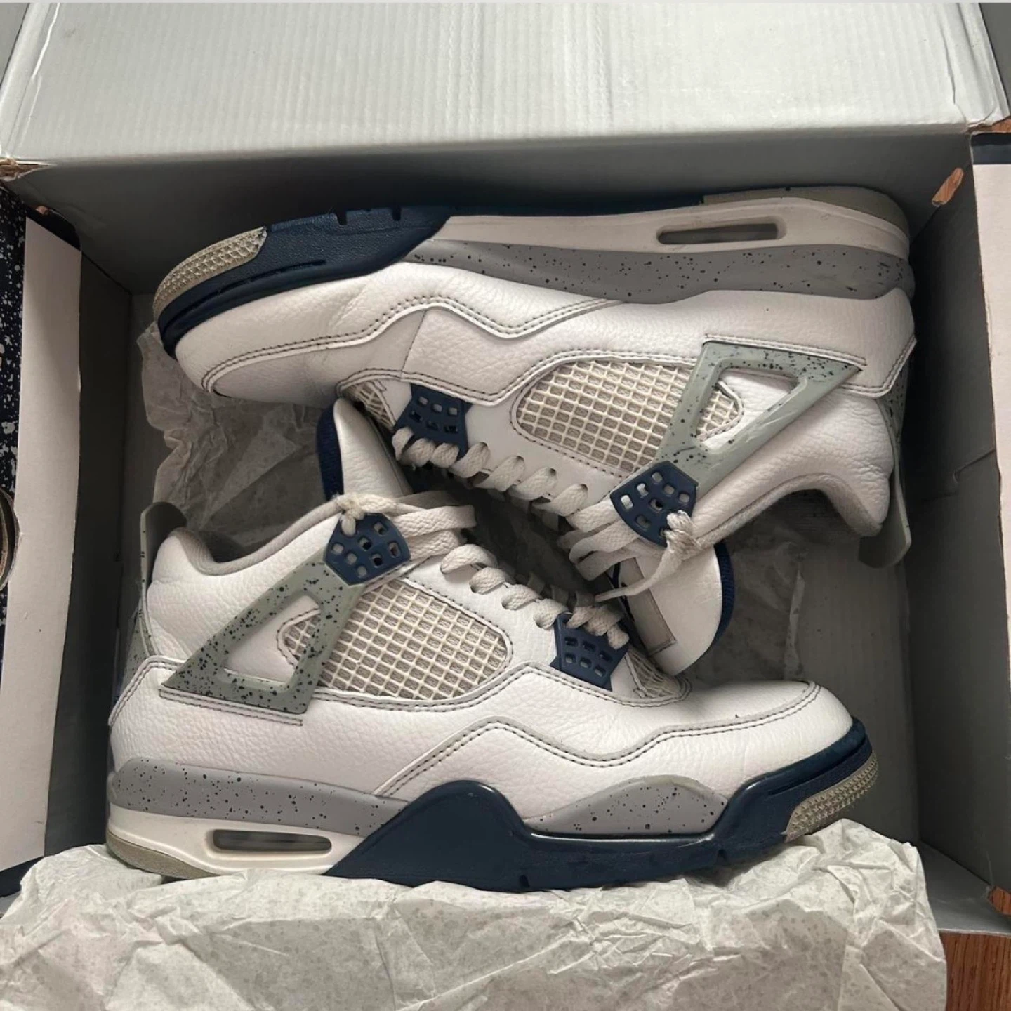 Air Jordan 4 Retro White/Midnight Navy - Size 8.5