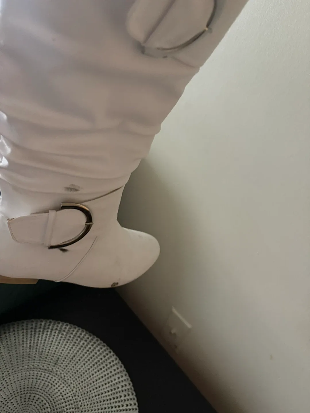 White Boots Size 8/30 image indicator(2)