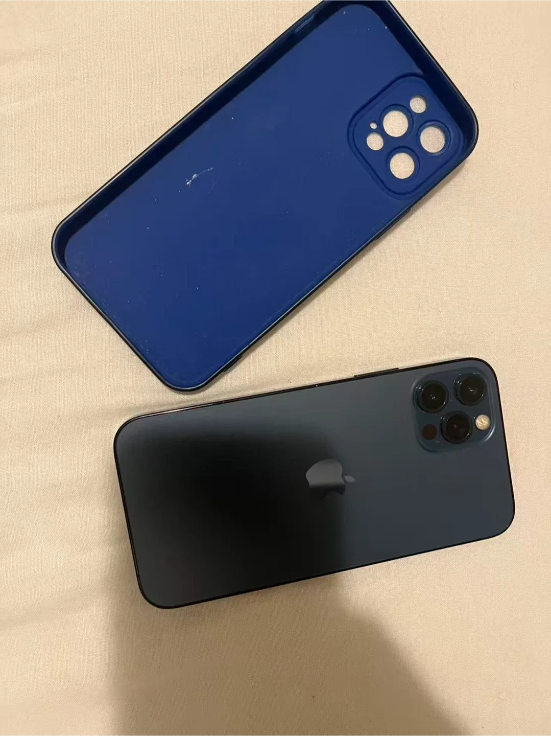 Apple iPhone 12 Pro - Blue thumbnail