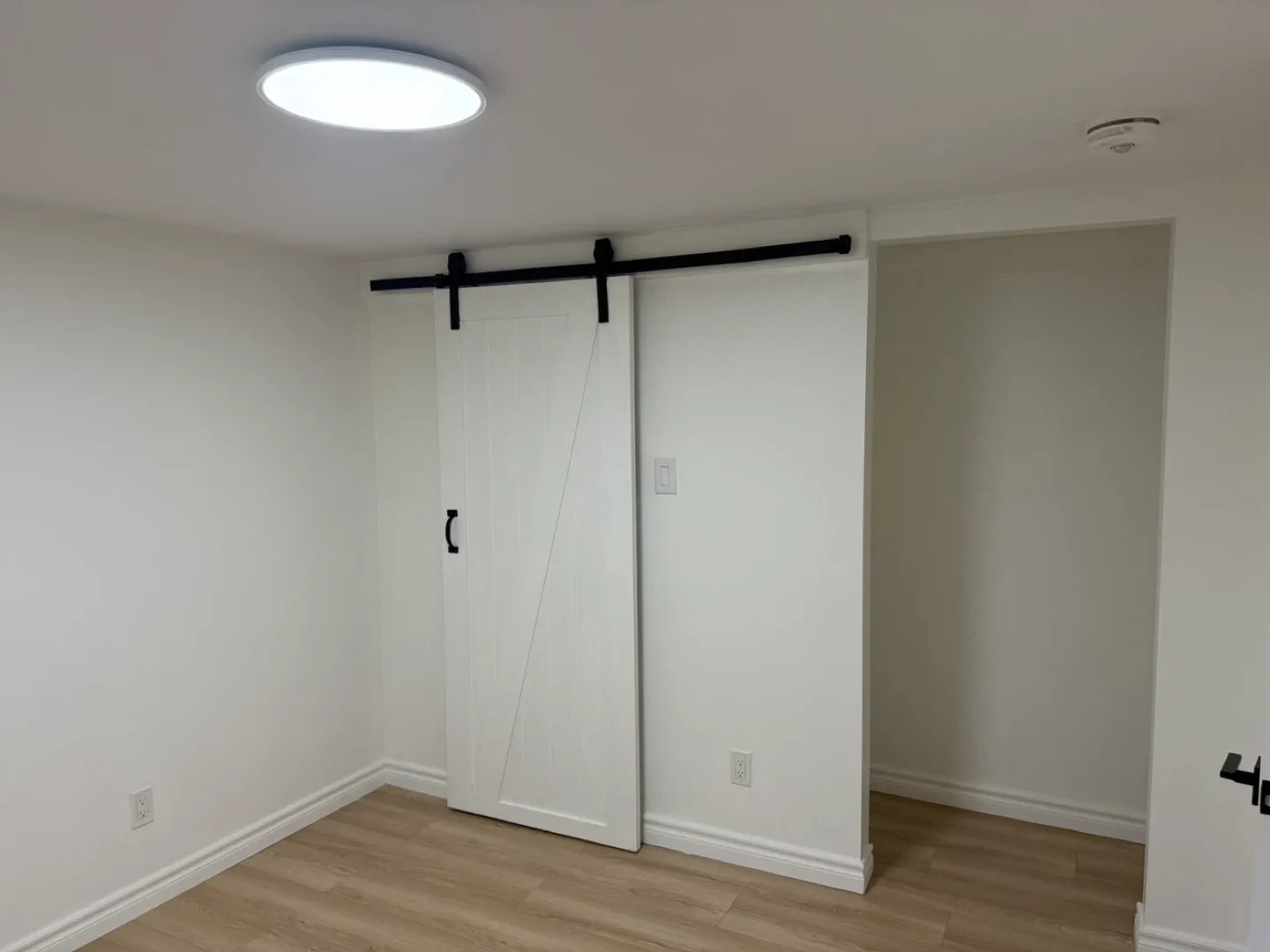 1 bedroom basement apartment image indicator(8)