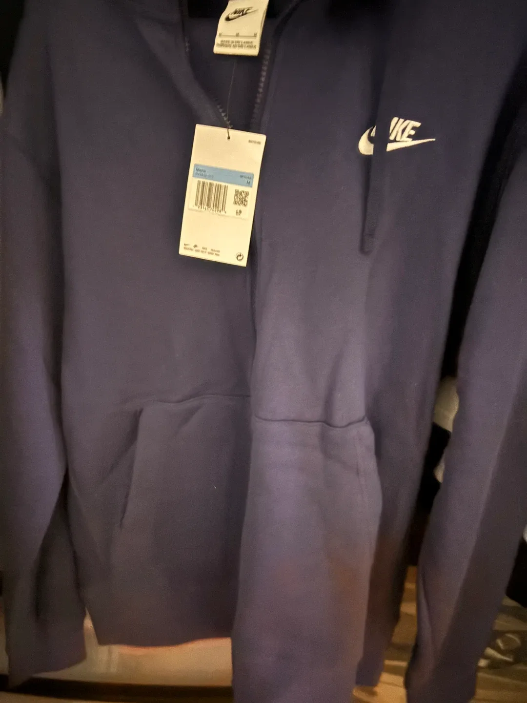 Nike sweatsuit image indicator(2)