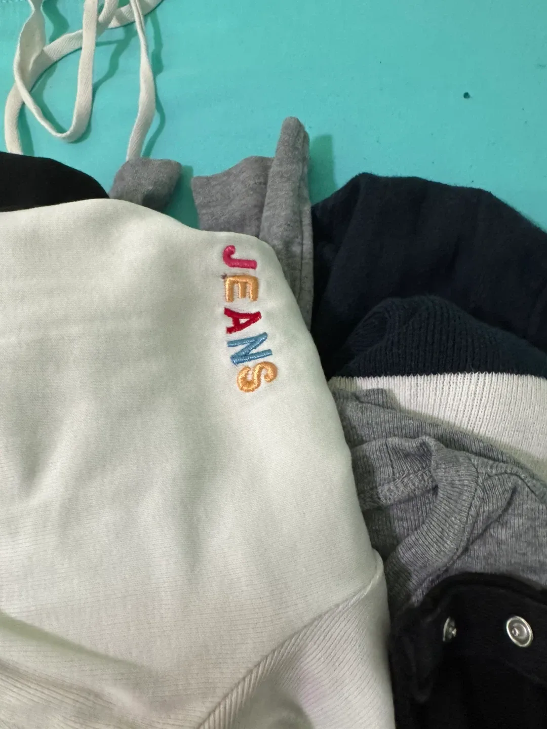 Clothing bundle + FREE Chocolate Bar image indicator(4)