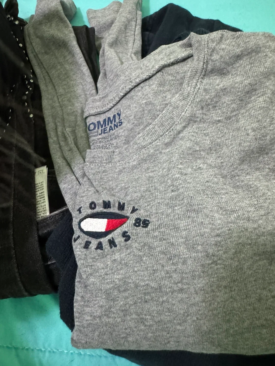 Clothing bundle + FREE Chocolate Bar image indicator(3)