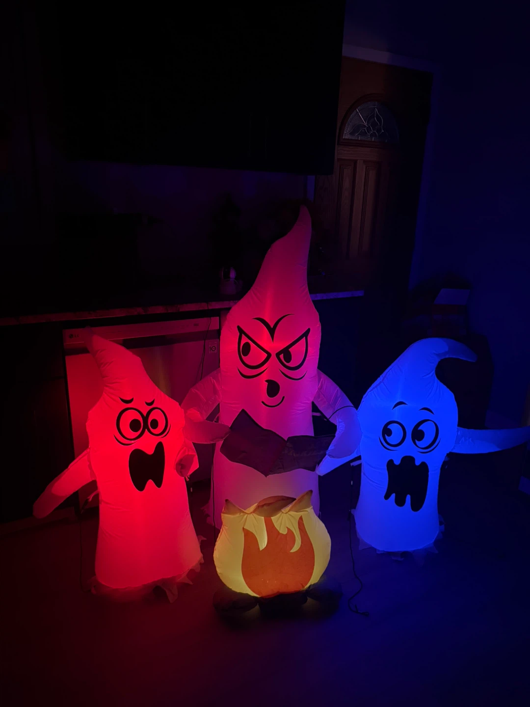 Halloween Inflatable Ghosts with Campfire check more pictures - photo 2