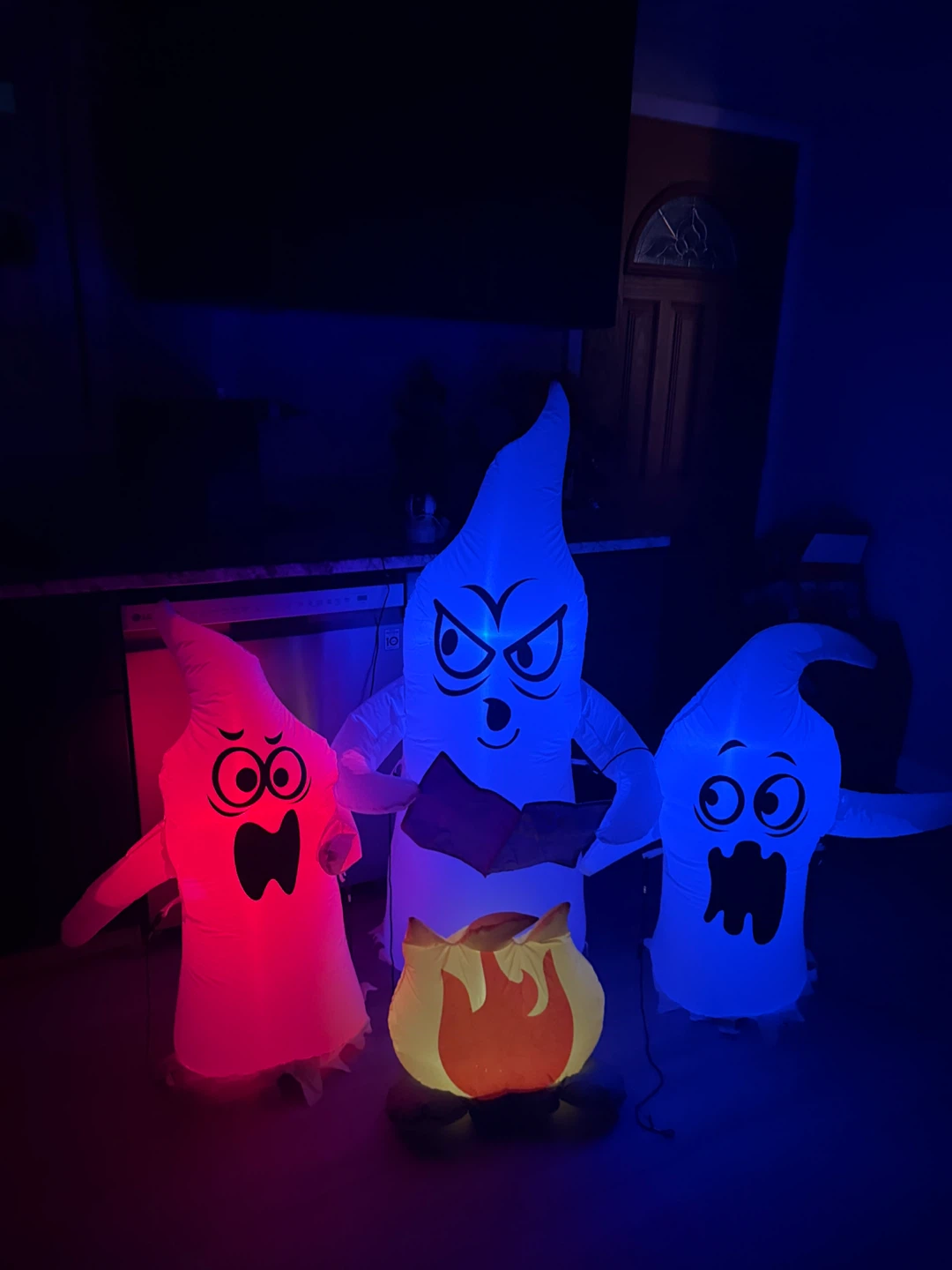 Halloween Inflatable Ghosts with Campfire check more pictures - photo 3