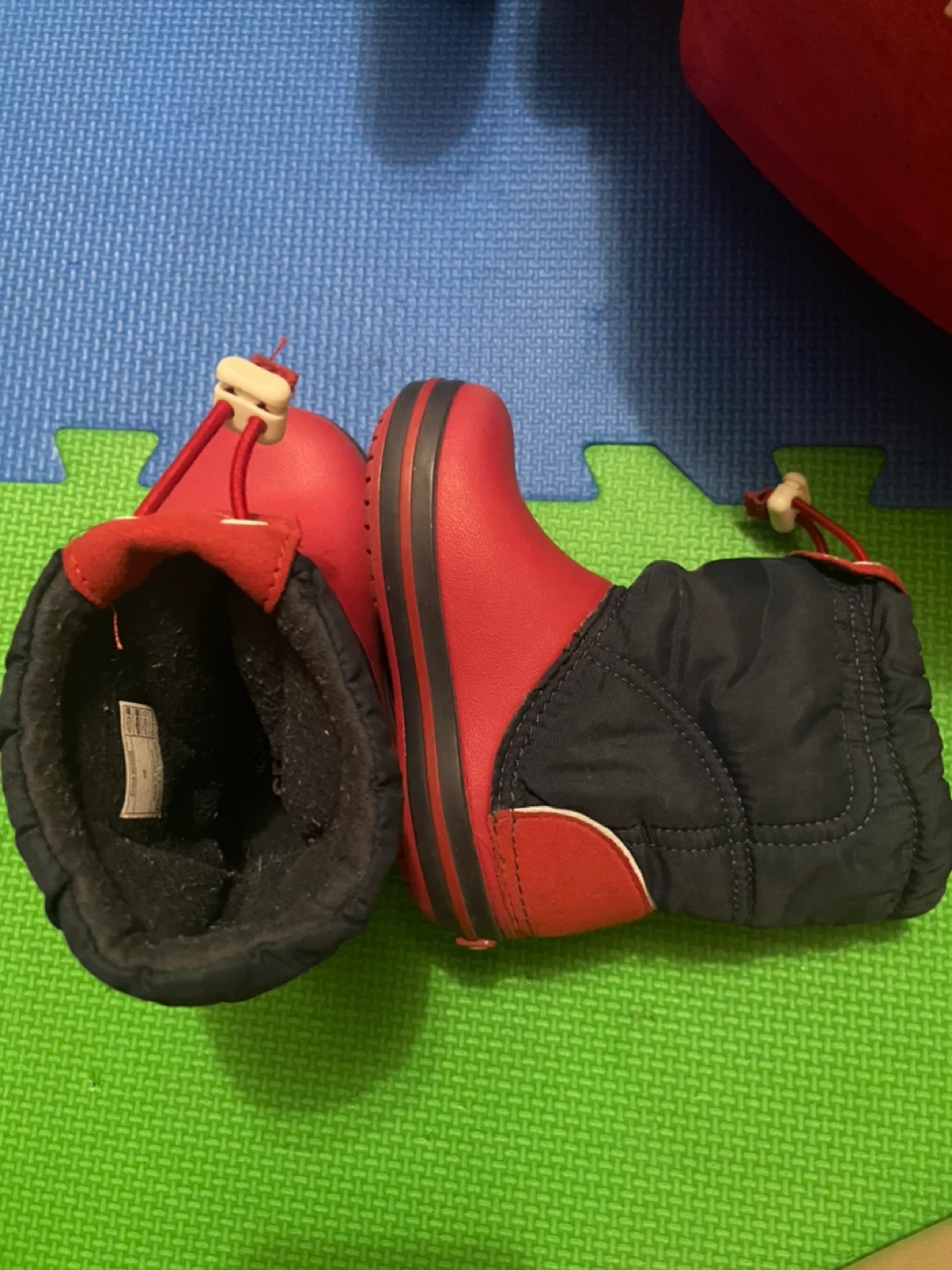 Crocs toddler Winter Puff Boots, Size C6 - photo 2