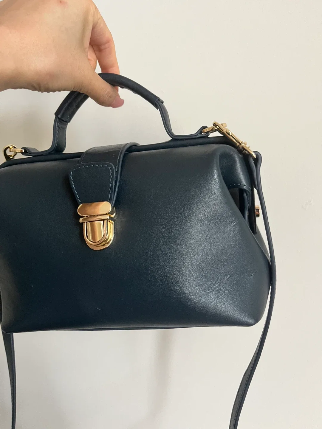 Navy Blue Doctor's Bag image indicator(2)