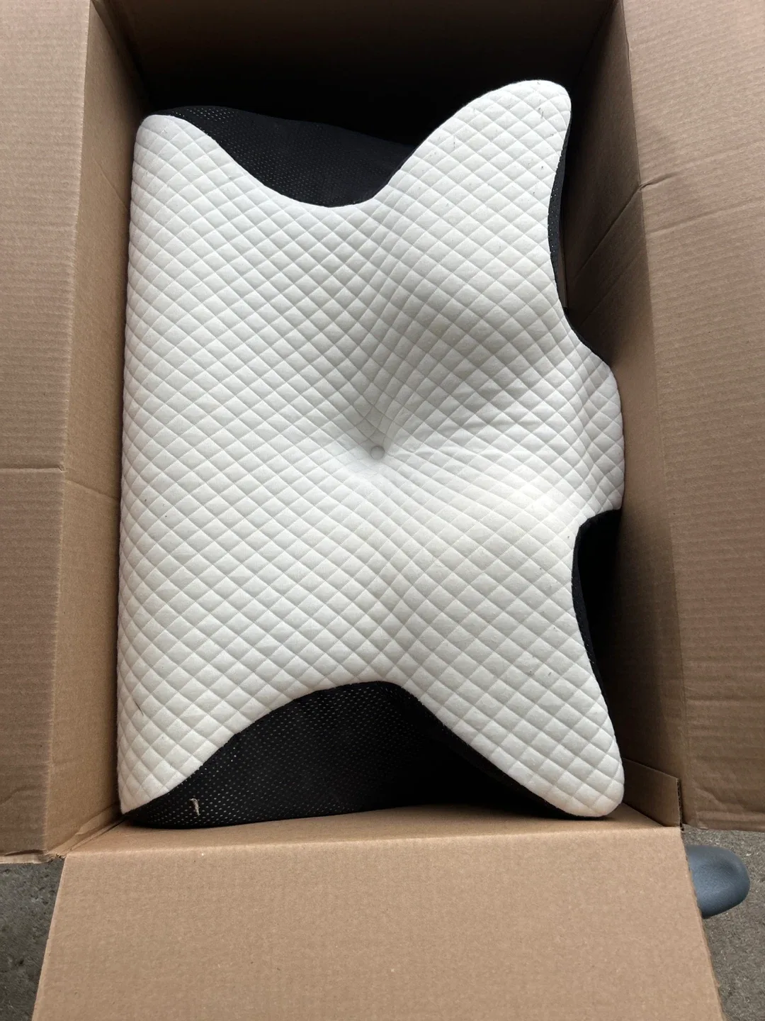 HOMCA Cervical Pillow - New in Box! image indicator(2)