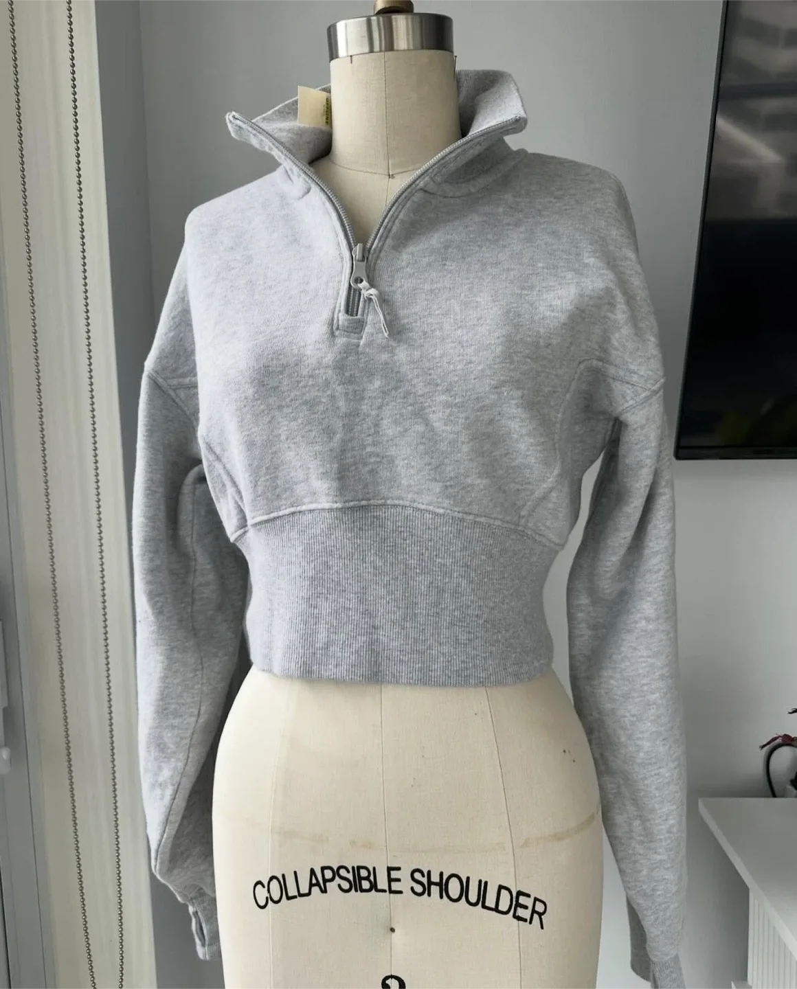 New with tags Aerie cropped sweater size small thumbnail