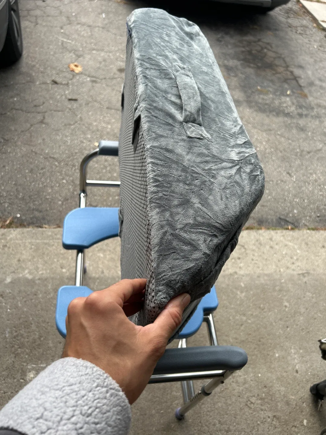 Memory foam knee pillow image indicator(2)