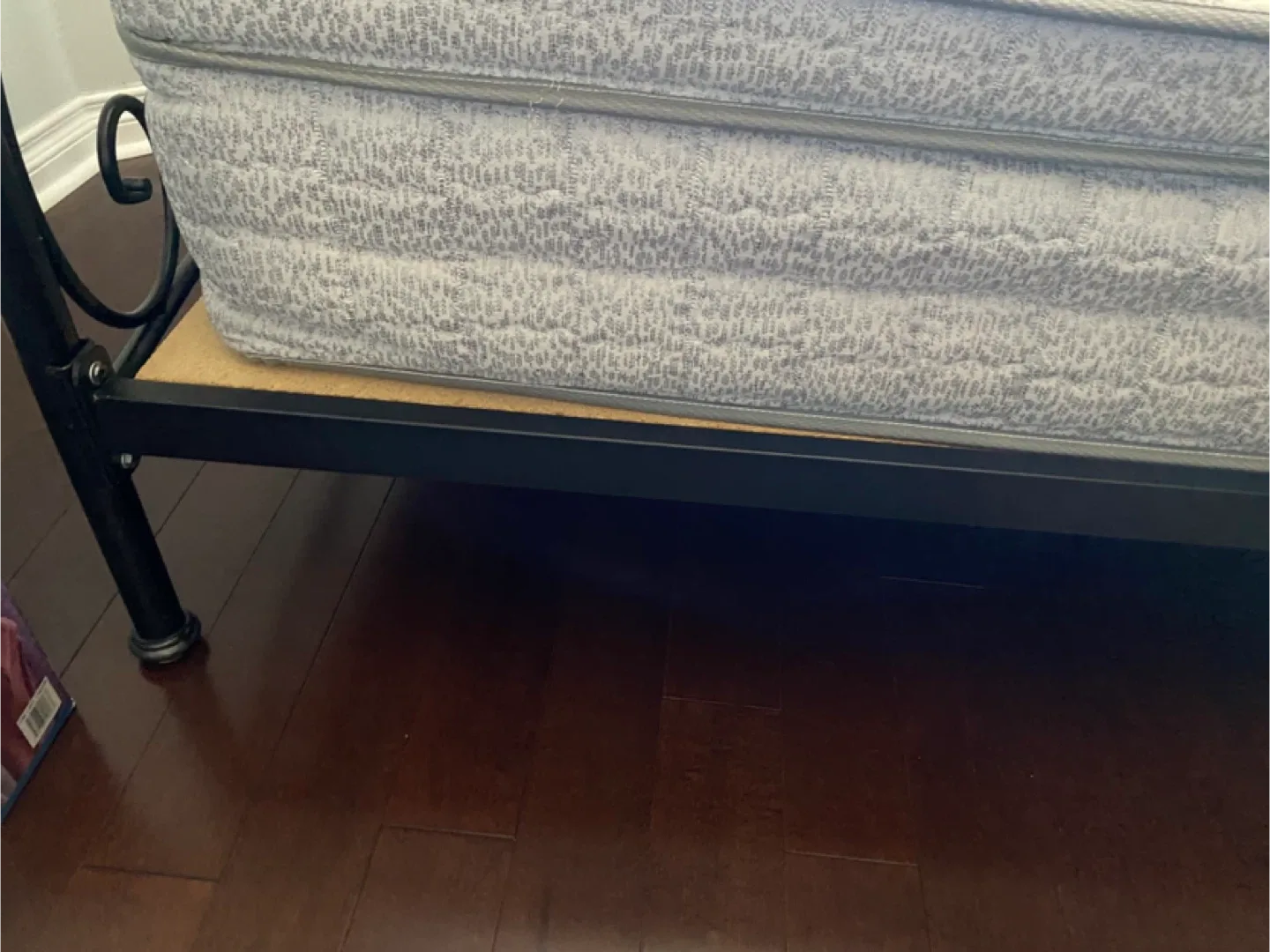 Single Bed Frame & Mattress image indicator(2)
