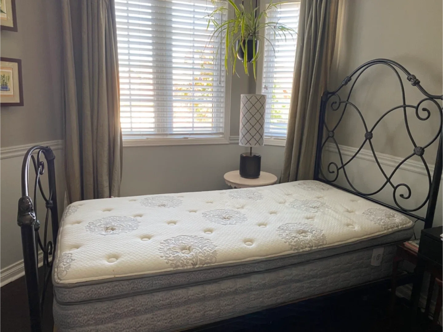 Single Bed Frame & Mattress image indicator(3)