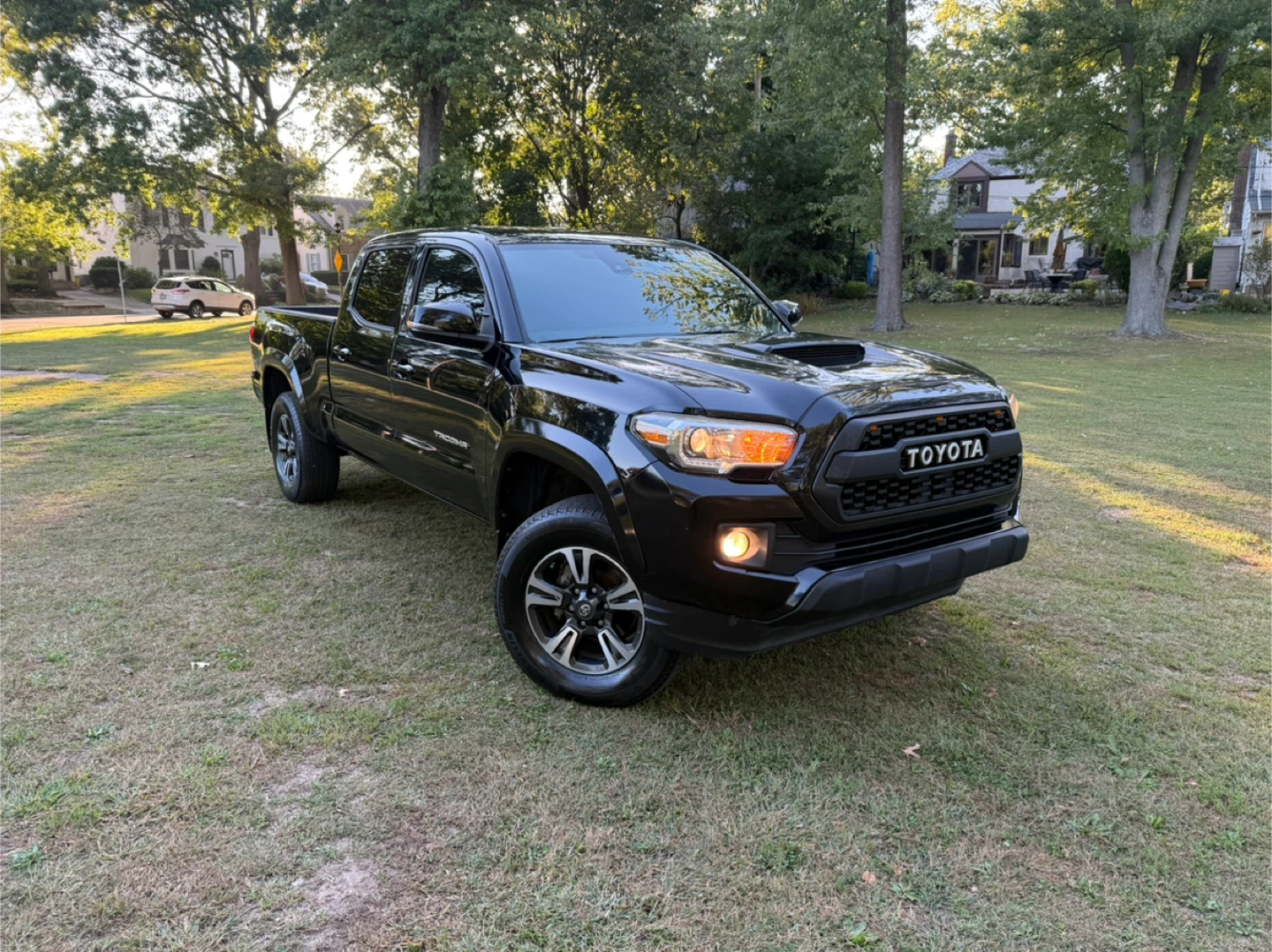 Toyota Tacoma TRD Sport - Black - photo 4