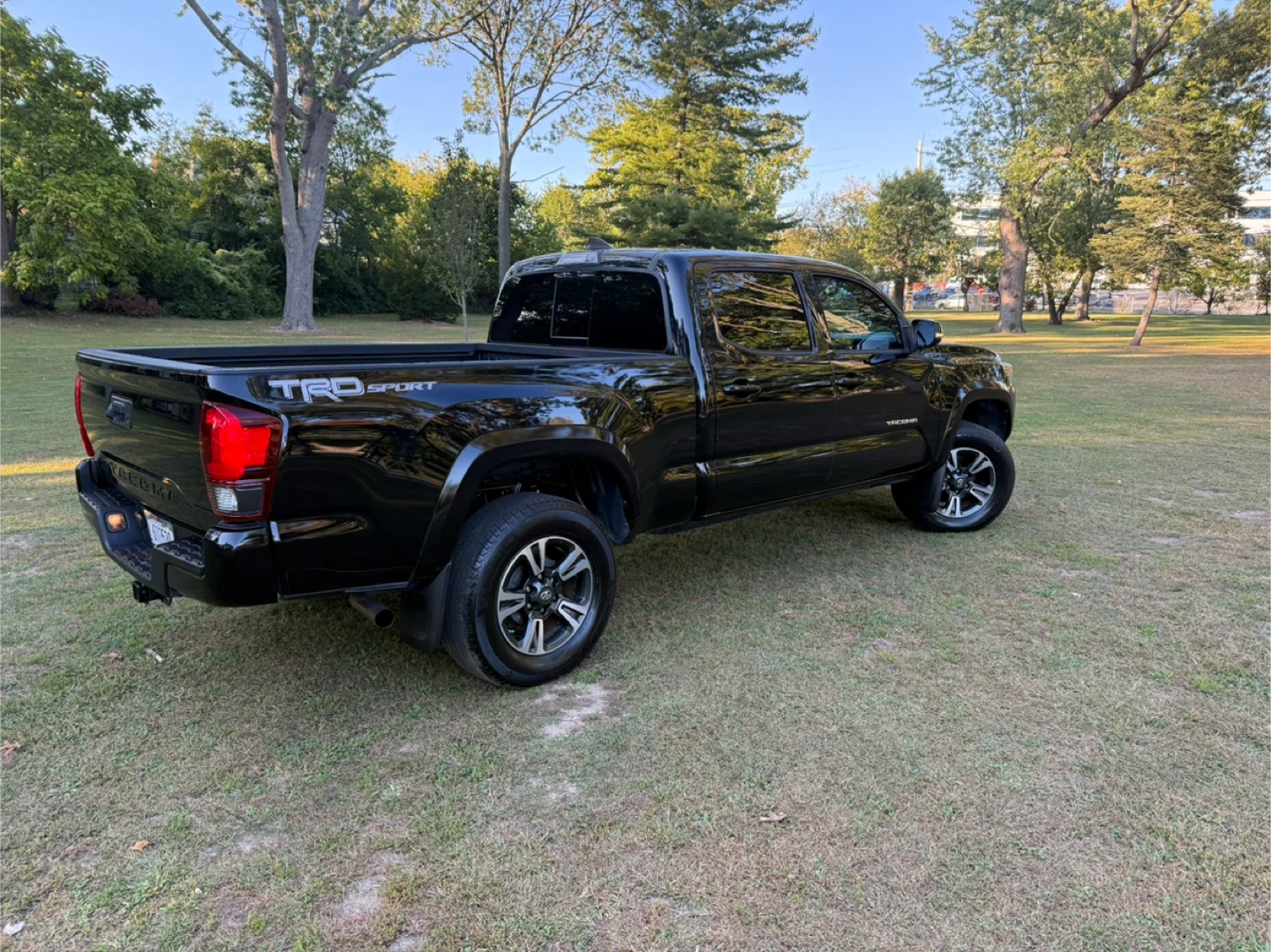 Toyota Tacoma TRD Sport - Black