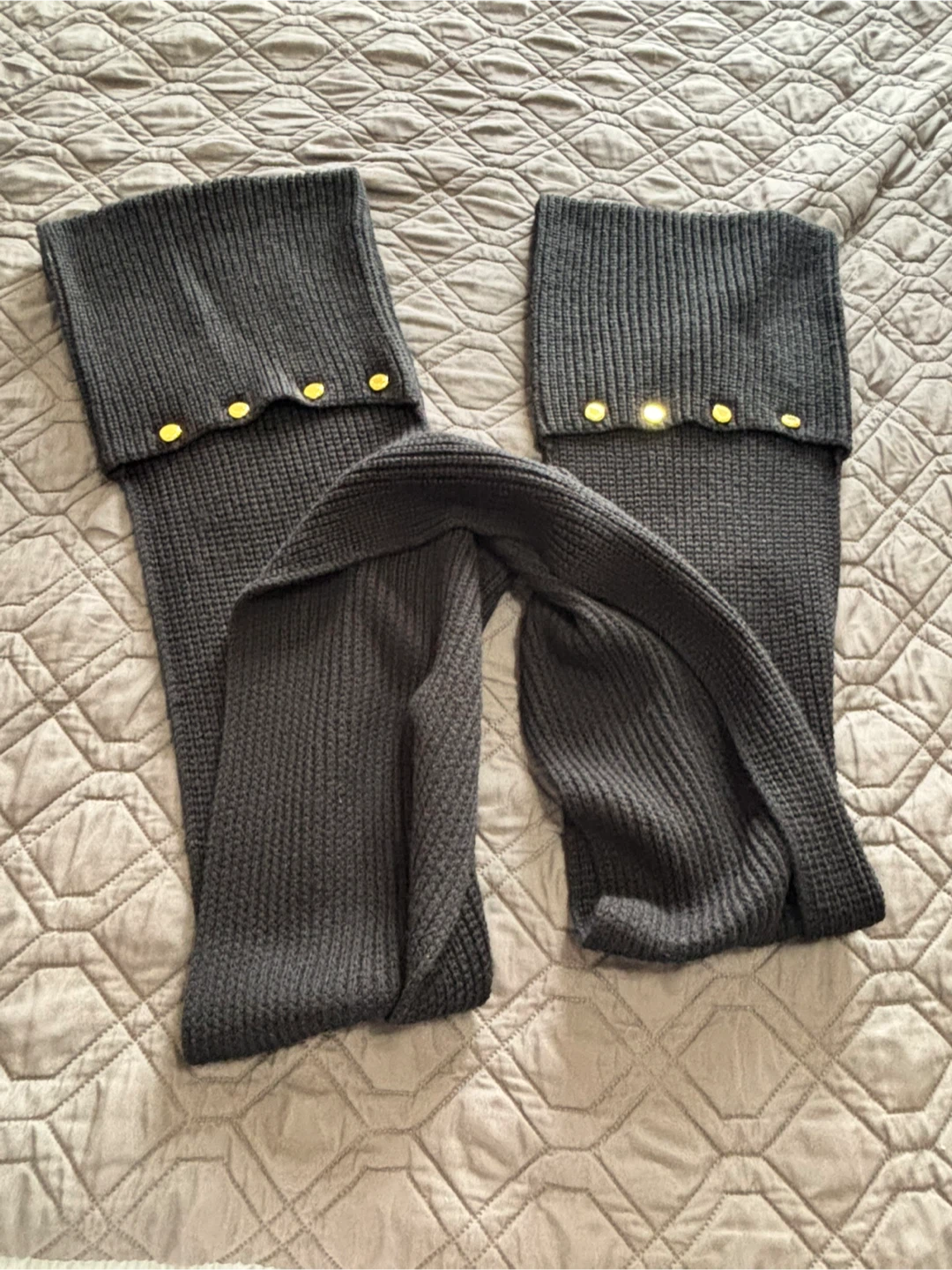 NEVER WORN! Michael Kors black Knit Scarf with pockets! - photo 2