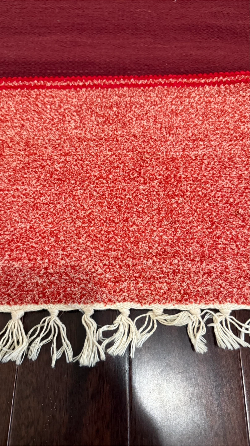 Red & Burgundy Rug with Tassels - photo 3